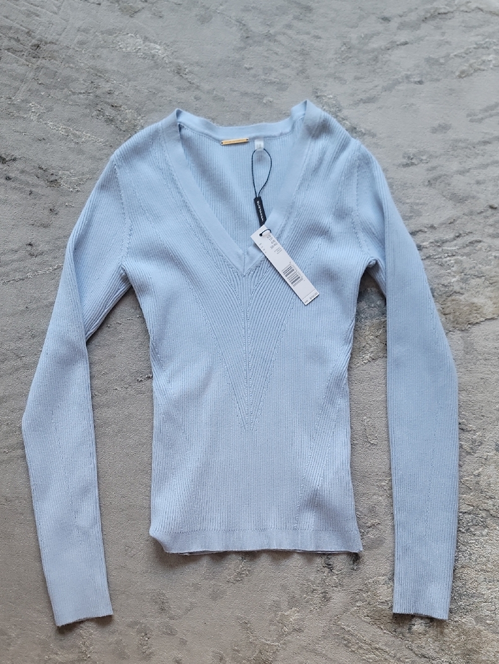 Elie Tahari Pale Blue V-Neck Ribbed Knit Sweater